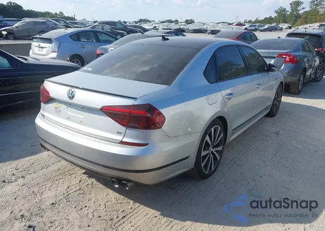 2018 Volkswagen Passat 3.6L V6 Gt z USA, uszkodzony, nr VIN 1VWJM7A39JC035613
